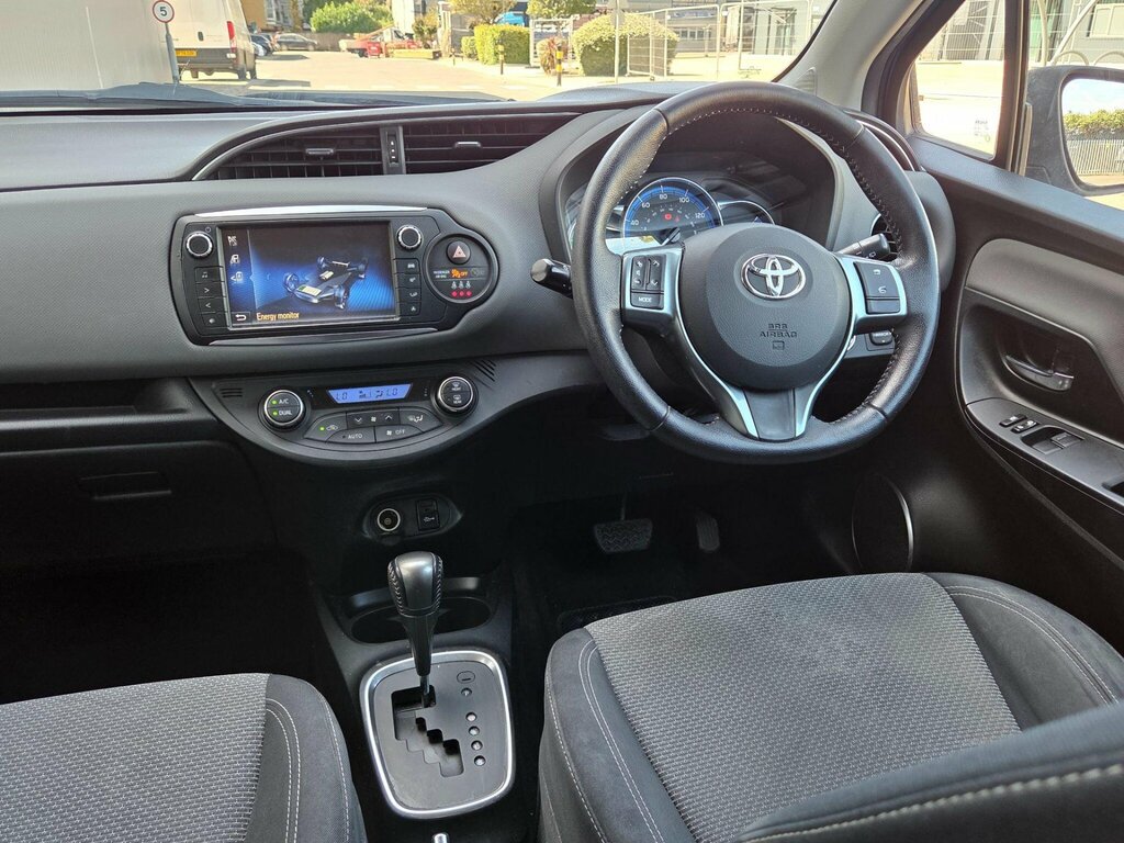 Toyota Yaris Icon 1.5 Hybrid #22