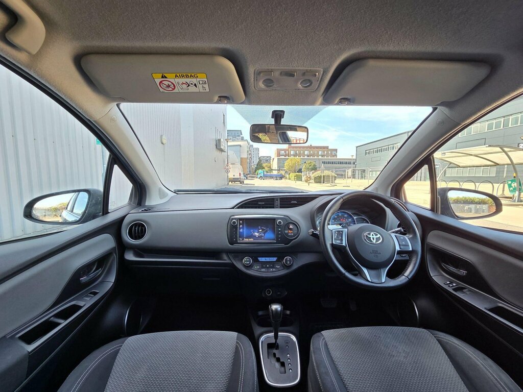 Toyota Yaris Icon 1.5 Hybrid #26