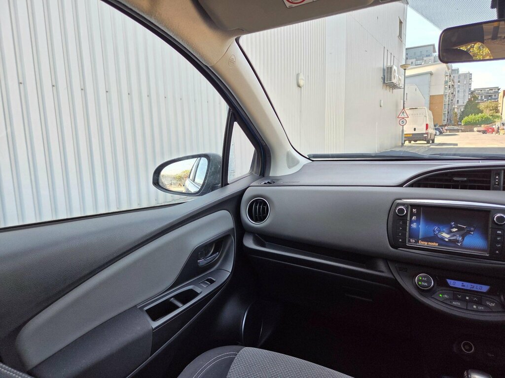 Toyota Yaris Icon 1.5 Hybrid #21