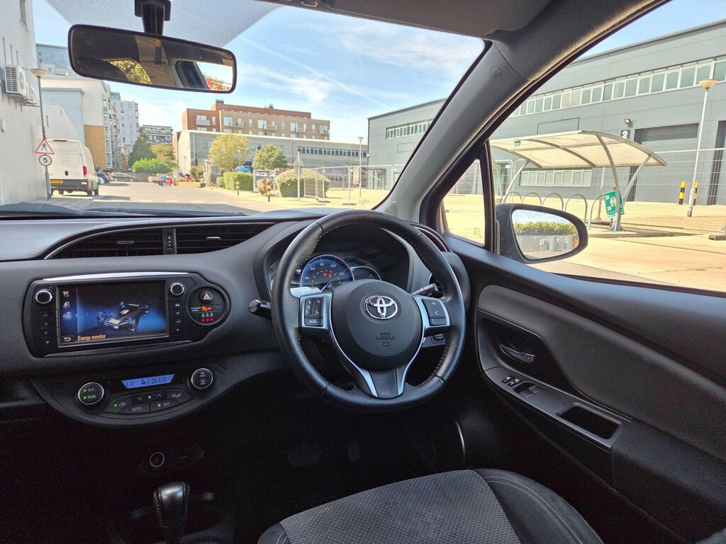 Toyota Yaris Icon 1.5 Hybrid #20