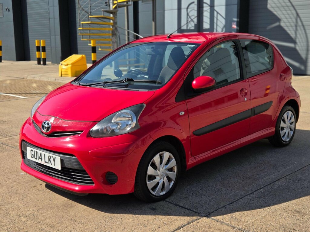 Toyota Aygo 1.0 Vvt-i X-play 69 Bhp White #17