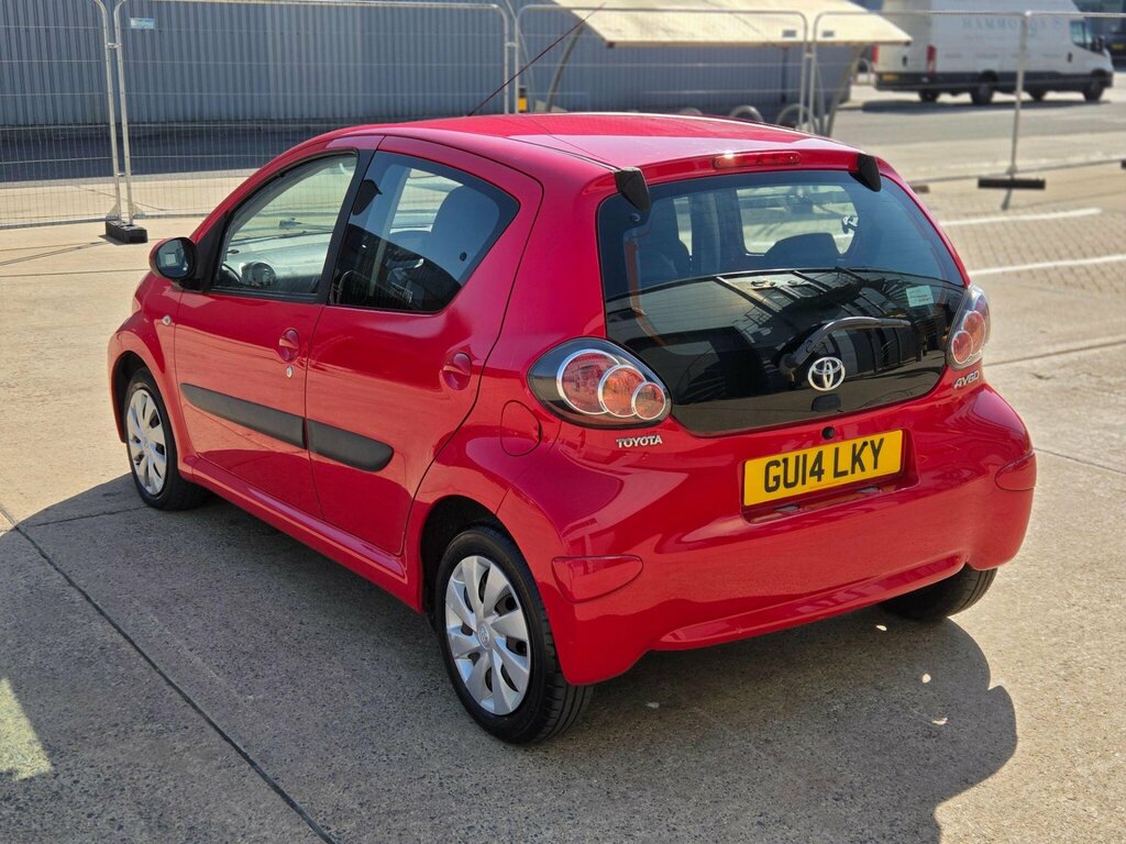 Toyota Aygo 1.0 Vvt-i X-play 69 Bhp White #15