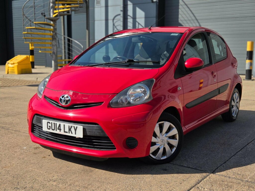 Toyota Aygo 1.0 Vvt-i X-play 69 Bhp White #9