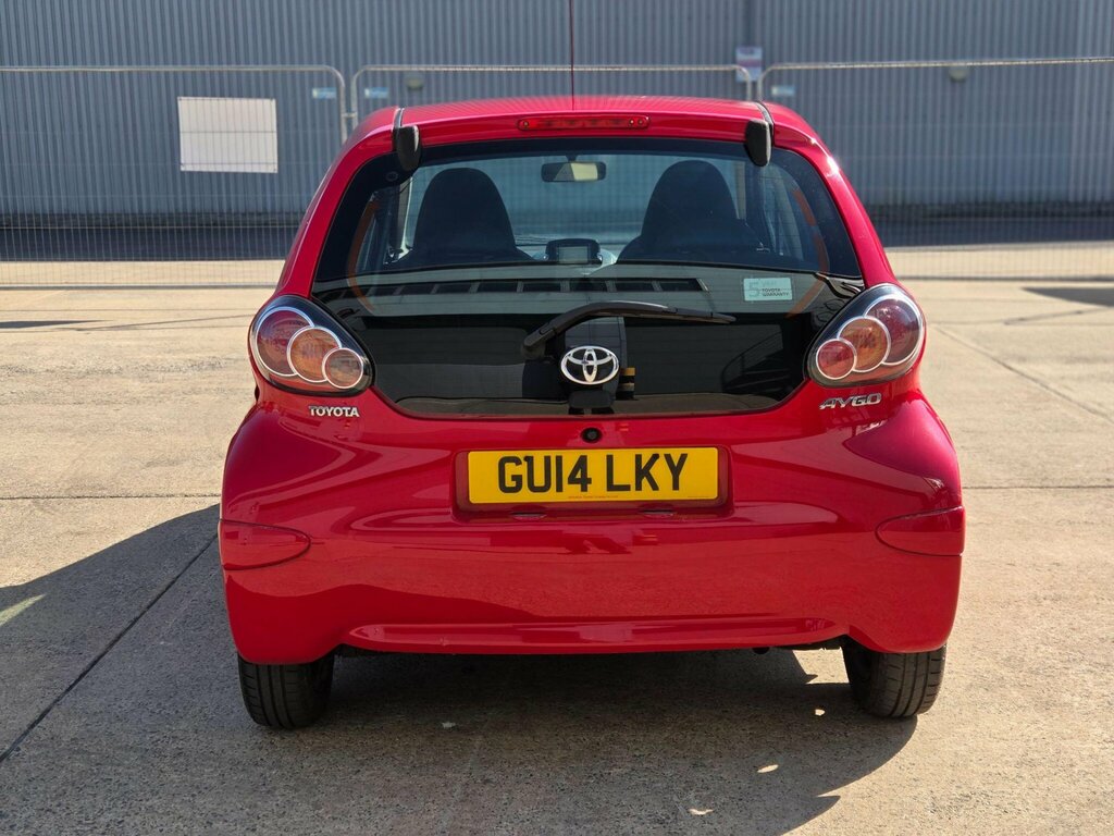 Toyota Aygo 1.0 Vvt-i X-play 69 Bhp White #13
