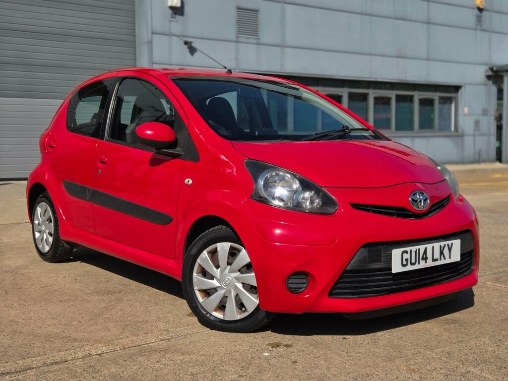 Toyota Aygo 1.0 Vvt-i X-play 69 Bhp White #8
