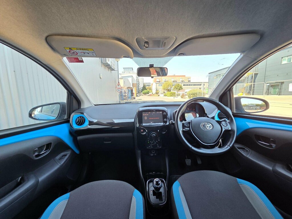 Toyota Aygo 1.0 Vvt-i X-cite X-shift Euro 6 Blue #4