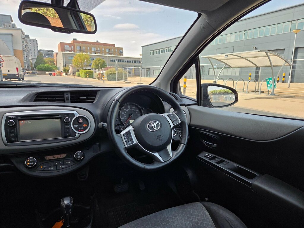 Toyota Yaris 1.33 Dual Vvt-i Sr Euro 5 Red #17