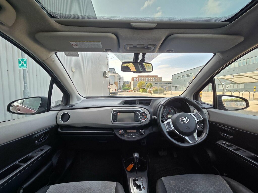 Toyota Yaris 1.33 Dual Vvt-i Sr Euro 5 Red #19