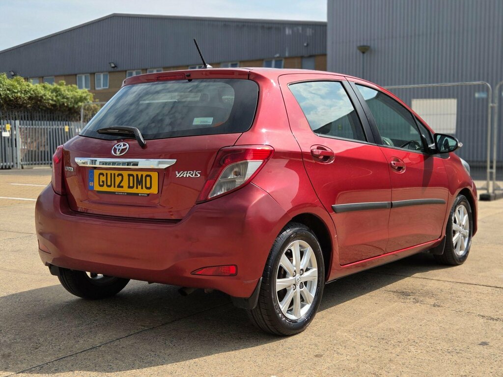 Toyota Yaris 1.33 Dual Vvt-i T Spirit Multidrive S Euro 5 Red #4