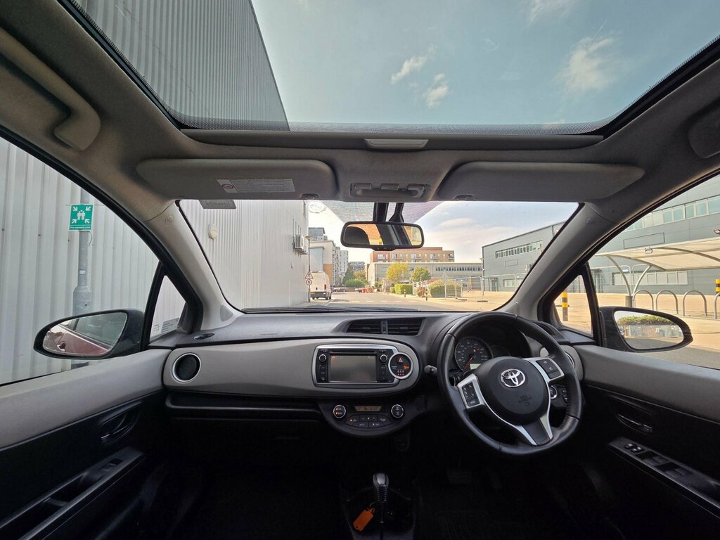 Toyota Yaris 1.33 Dual Vvt-i Sr Euro 5 Red #18