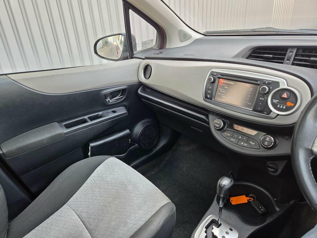Toyota Yaris 1.33 Dual Vvt-i Sr Euro 5 Red #40