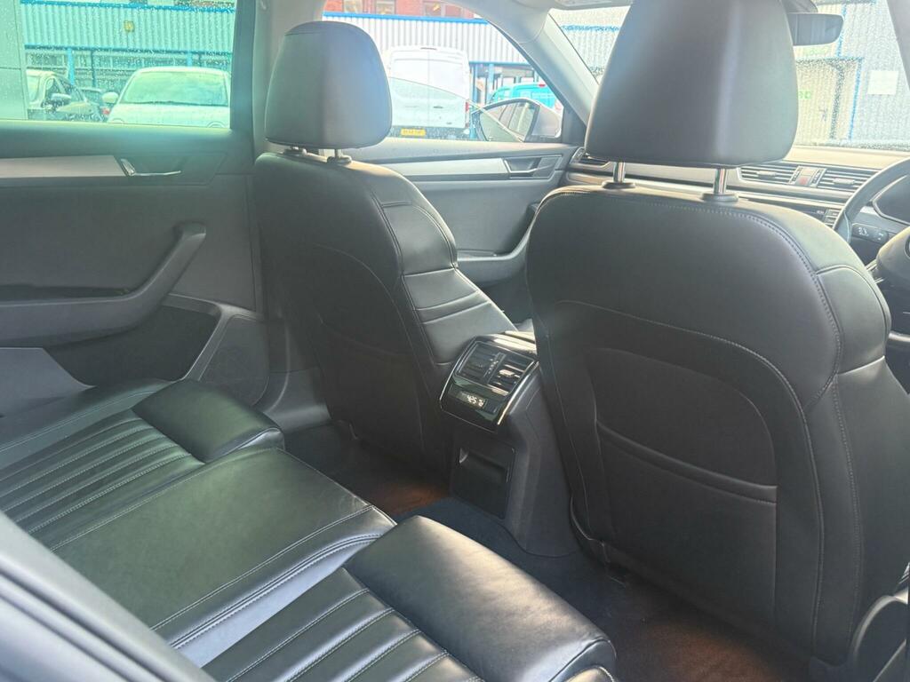 Skoda Superb 2.0 Tdi Cr 190 Se L Executive 4X4 Dsg Grey #8