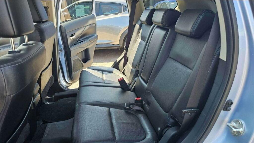 Mitsubishi Outlander 2.3 Di-d Gx 4 147 Bhp Orange #12