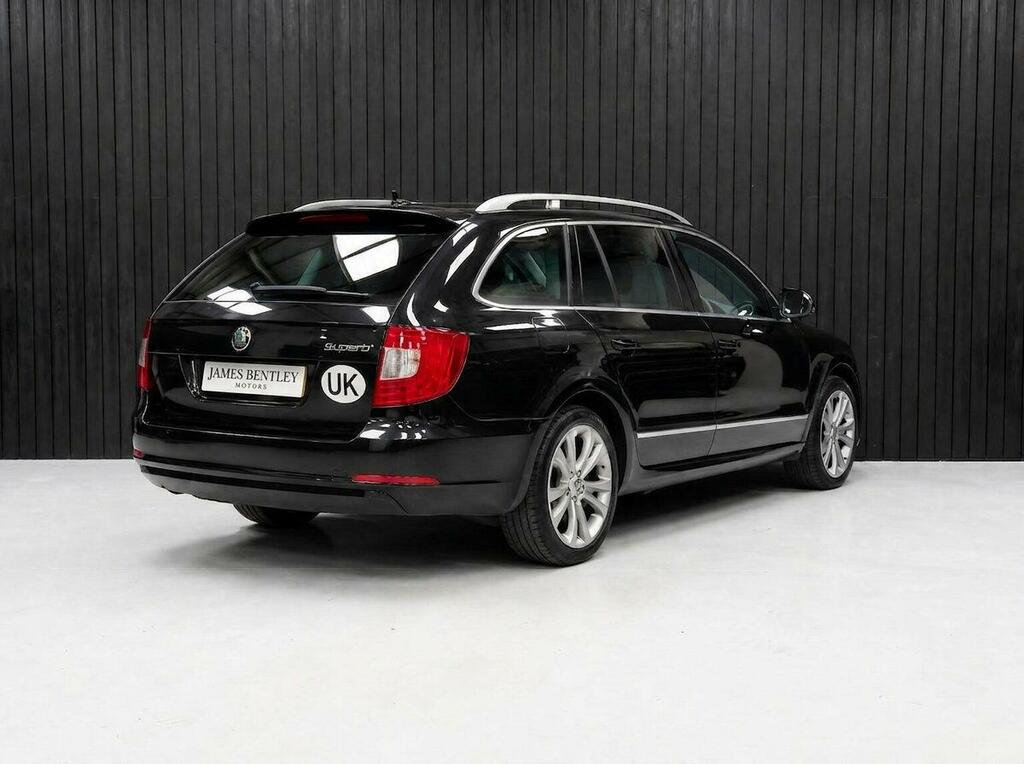 Skoda Superb 1.6Tdi Greenline III Elegance White #8