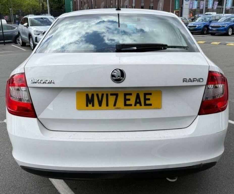Skoda Rapid 1.2 Tsi Se Euro 6 Ss White #6