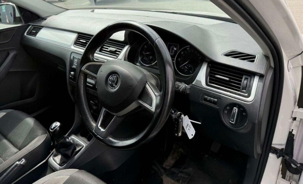 Skoda Rapid Skoda Rapid Se Sport 1.0 Tsi 110 Ps 6G Man Silver #8