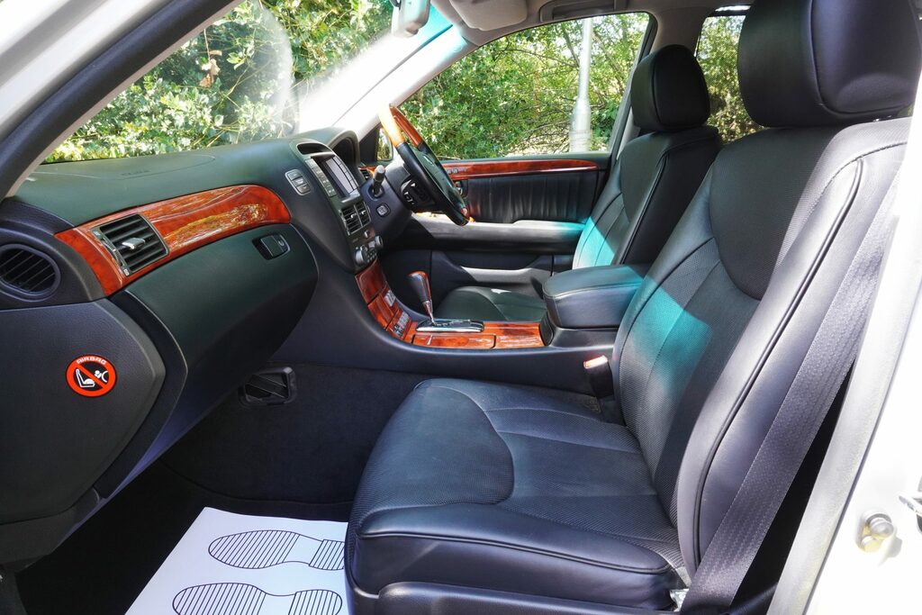 Lexus LS  Brown #50