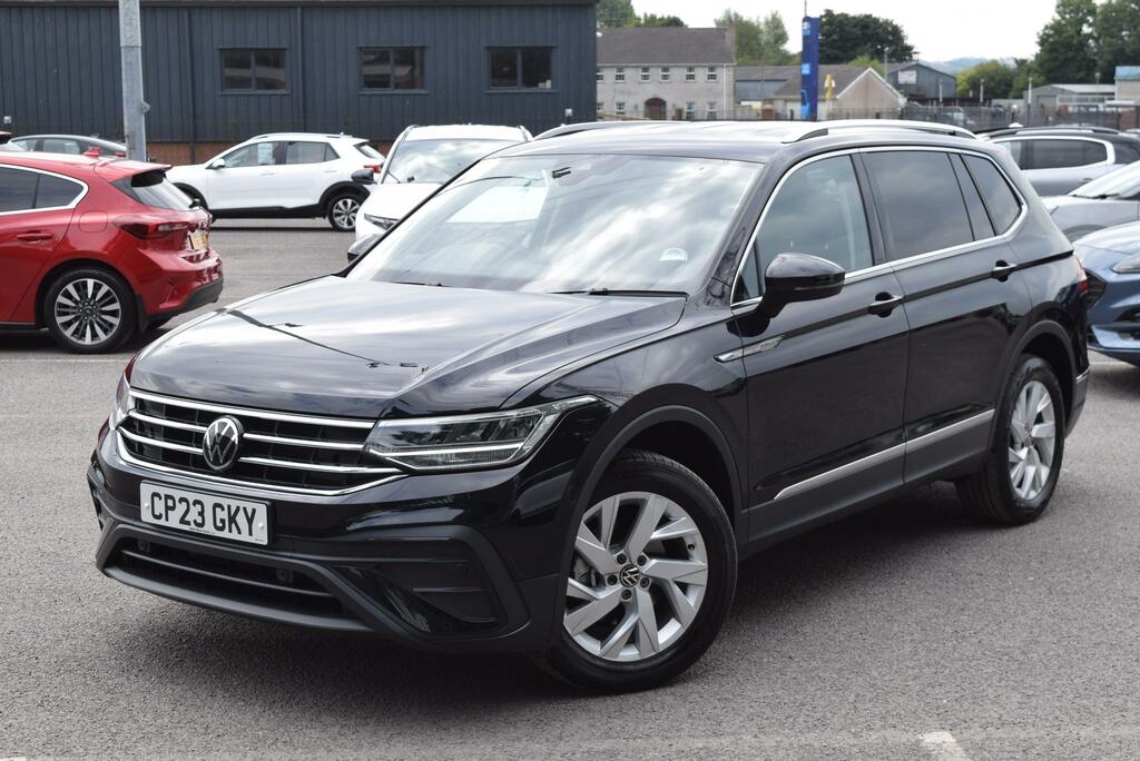 Volkswagen Tiguan Allspace 2.0 Tdi Life Dsg Black #6