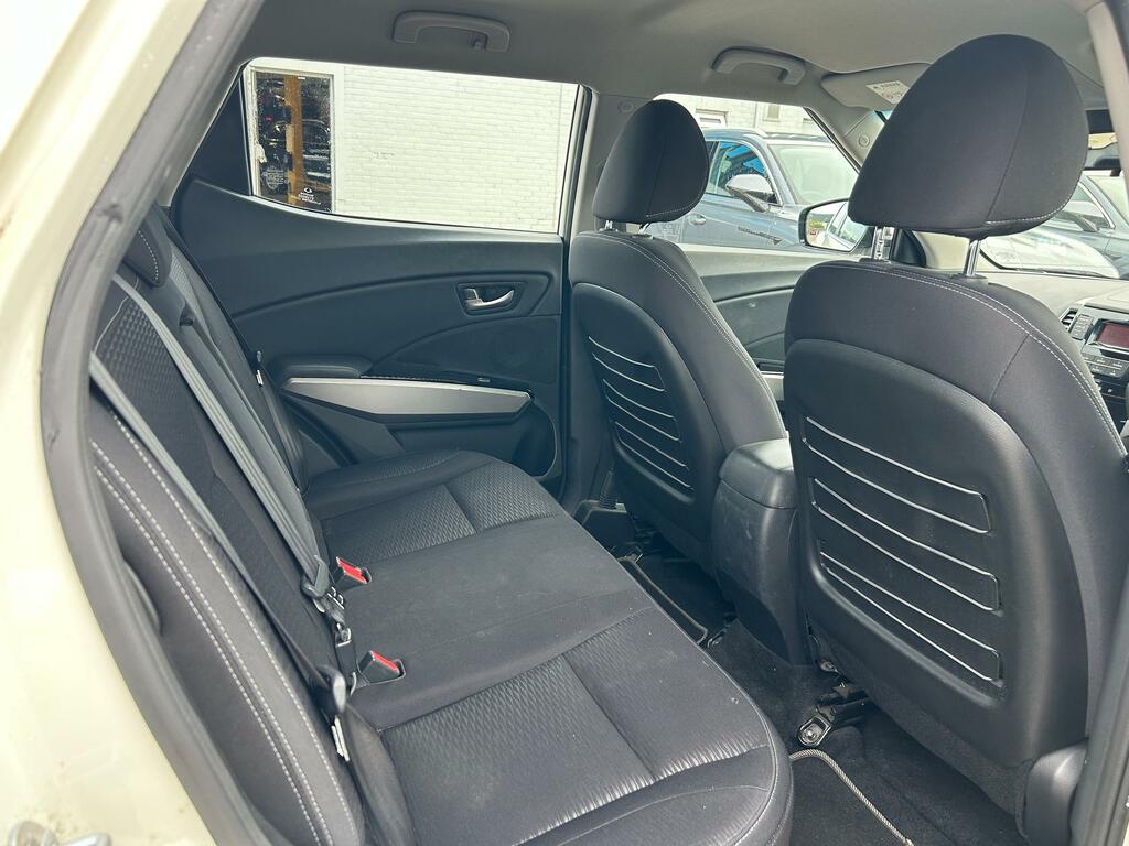 SsangYong Tivoli 1.6 Se White #5