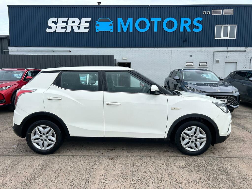 SsangYong Tivoli 1.6 Se White #2