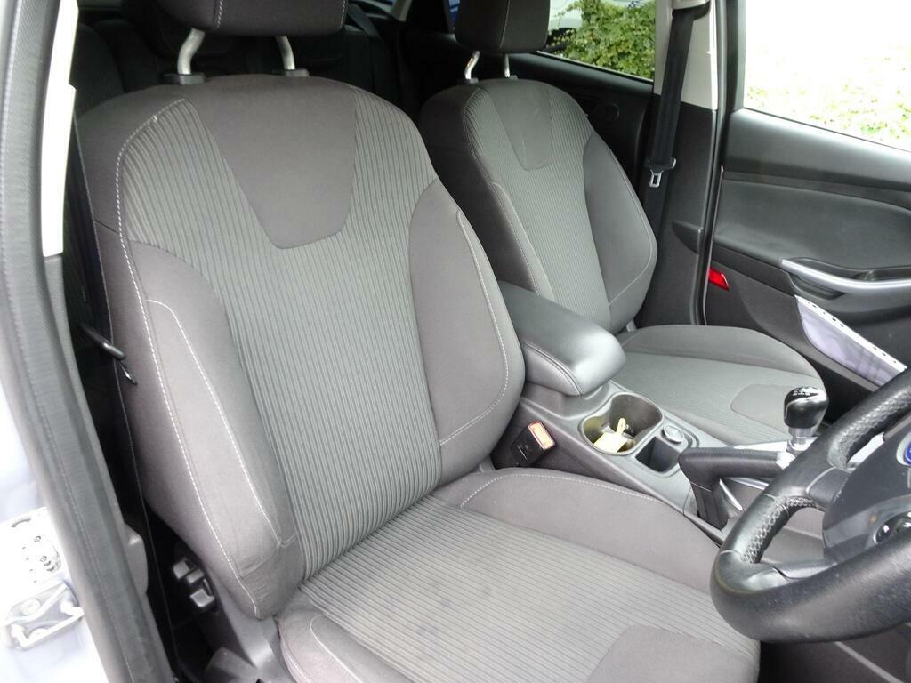 Ford Focus 1.6 Tdci 115 Zetec 17Alloys Inc, Full-service  #9