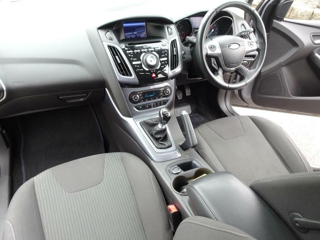 Ford Focus 1.6 Tdci 115 Zetec 17Alloys Inc, Full-service  #10