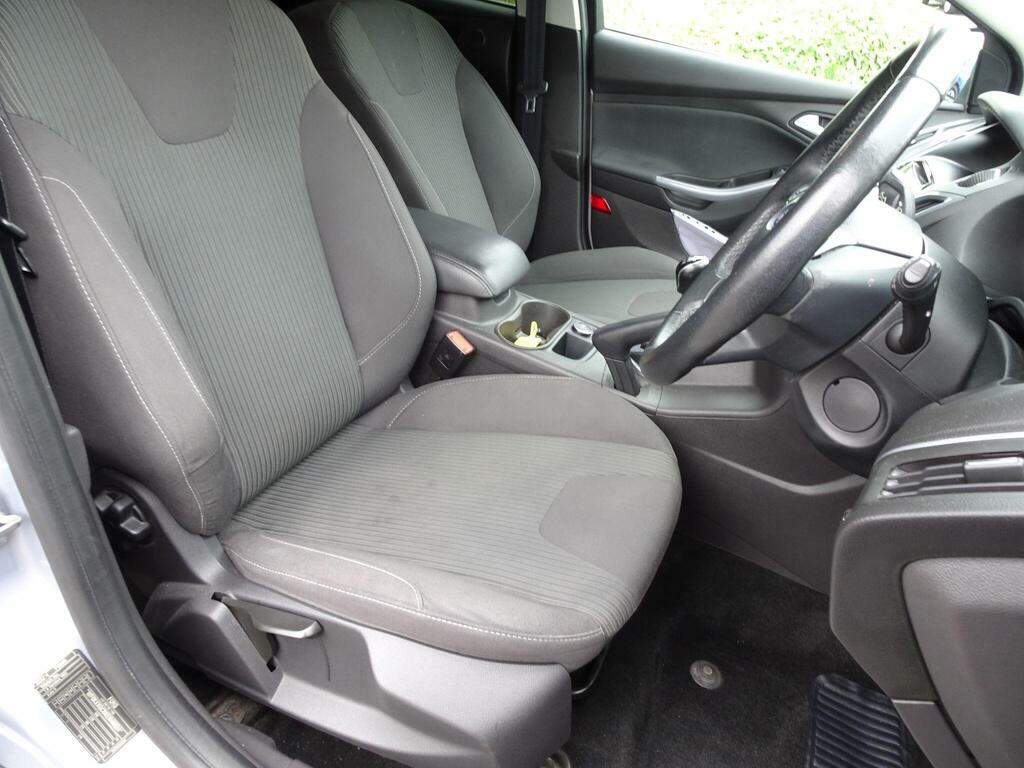 Ford Focus 1.6 Tdci 115 Zetec 17Alloys Inc, Full-service  #8