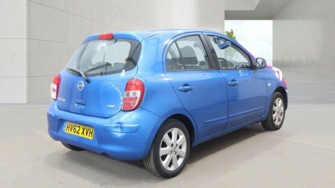 Nissan Micra Micra Visia Red #4