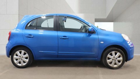 Nissan Micra Micra Visia Red #7
