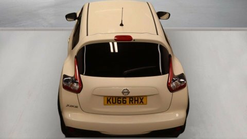 Nissan Juke 1.2L N-connecta Dig-t 115 Bhp White #8