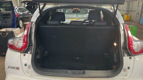 Nissan Juke 1.2L N-connecta Dig-t 115 Bhp White #9