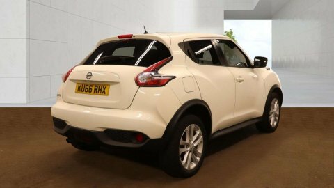 Nissan Juke 1.2L N-connecta Dig-t 115 Bhp White #5