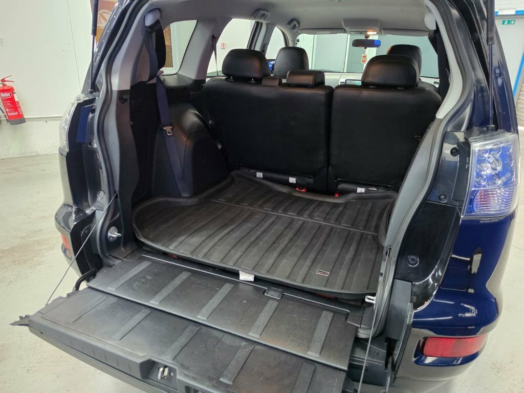 Mitsubishi Outlander 2.2L Juro Black #4