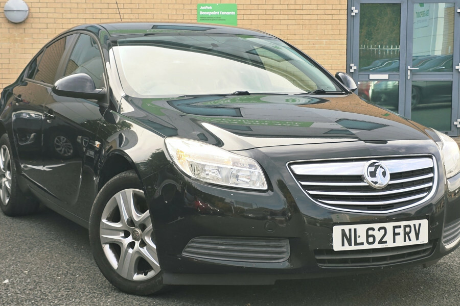 Vauxhall Insignia Saloon Black