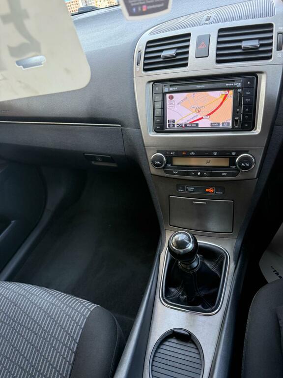 Toyota Avensis 2.0 D-4d Tr Tourer Silver #18