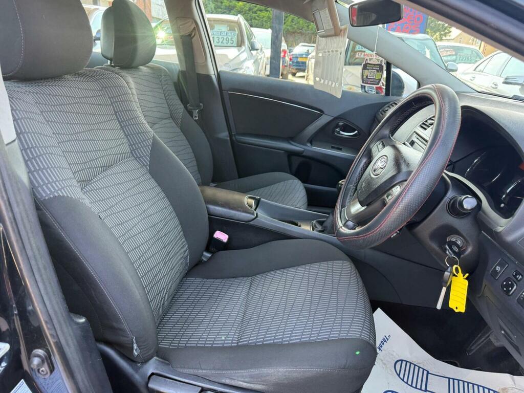 Toyota Avensis 2.0 D-4d Tr Tourer Silver #17