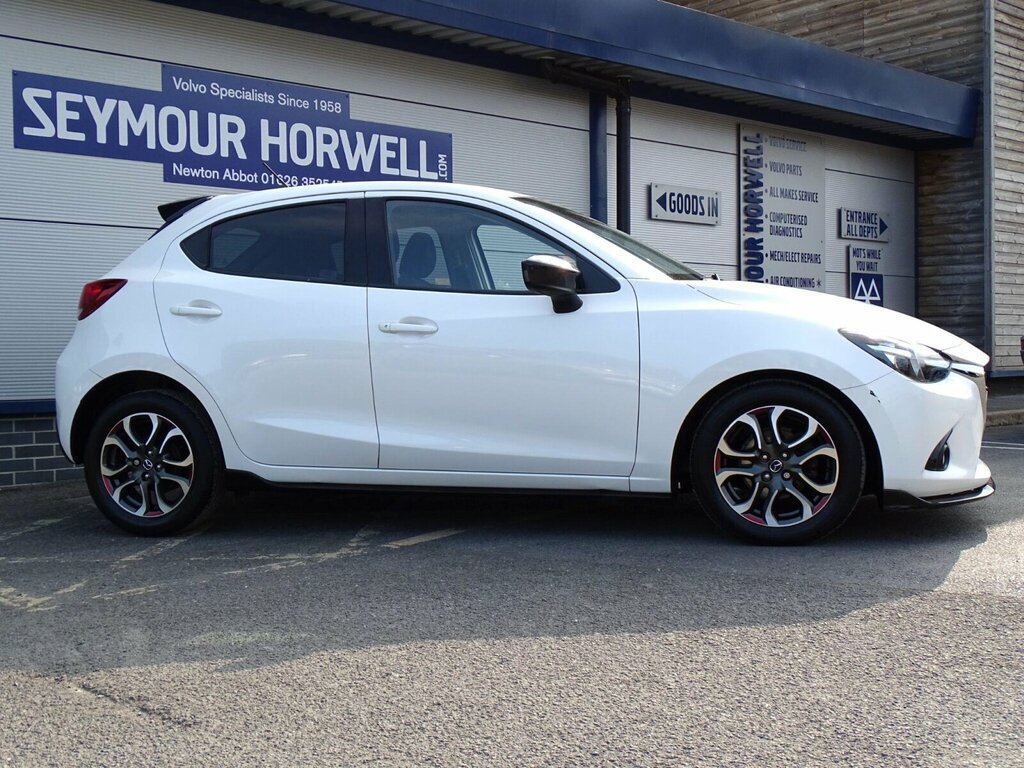 Mazda 2 1.5 Skyactiv-g Sport Black Euro 6 Ss White #4
