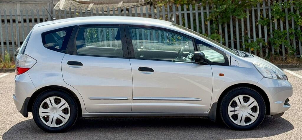 Honda Jazz 1.3L I-vtec Es Red #21