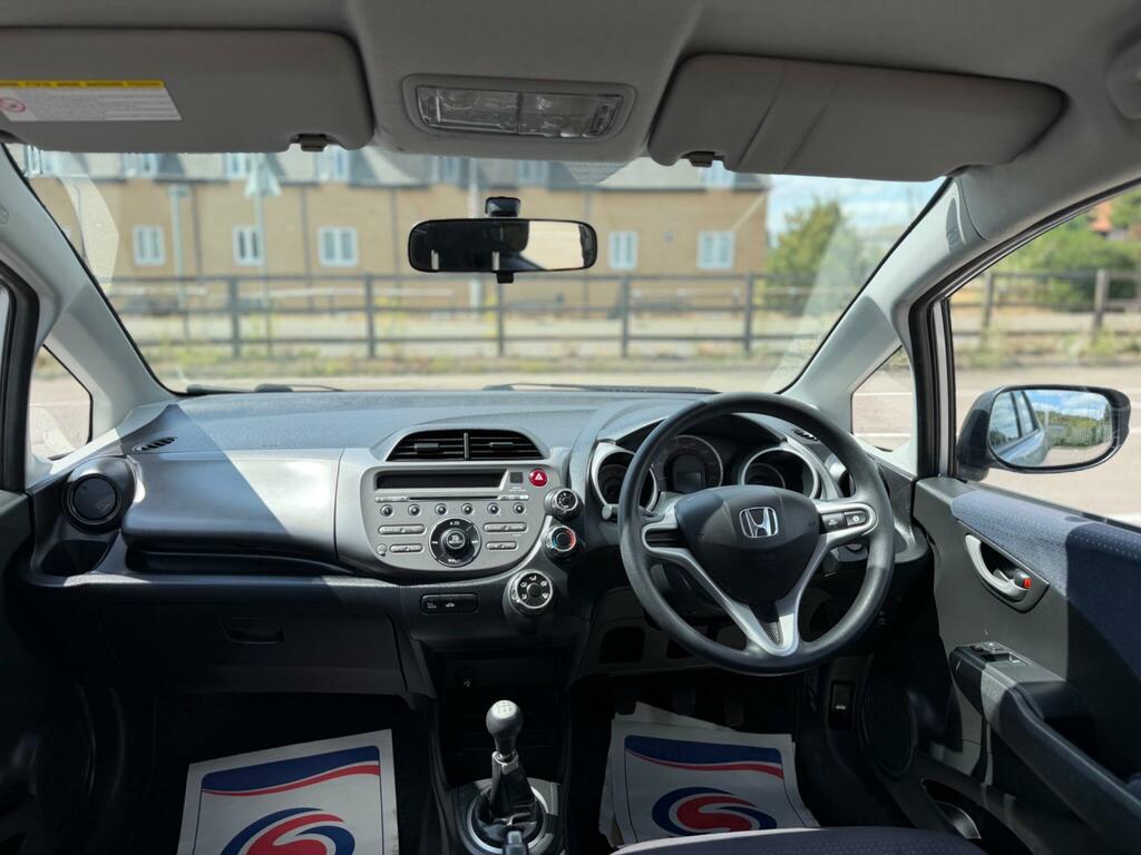 Honda Jazz 1.3L I-vtec Es Red #26