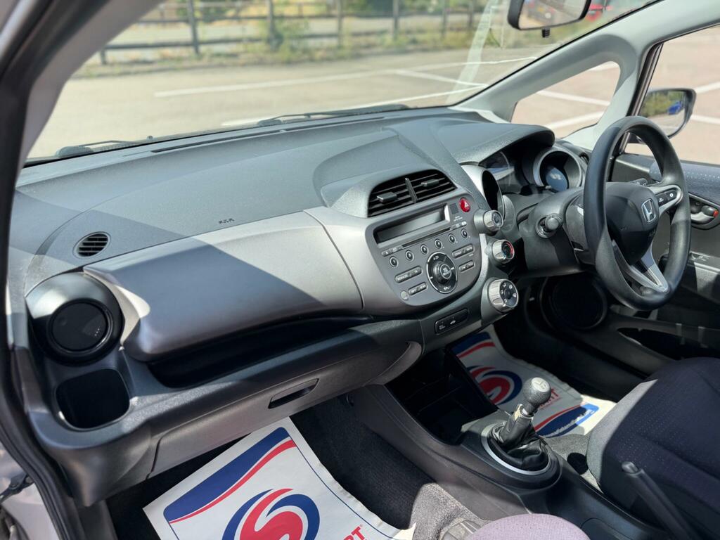 Honda Jazz 1.3L I-vtec Es Red #27