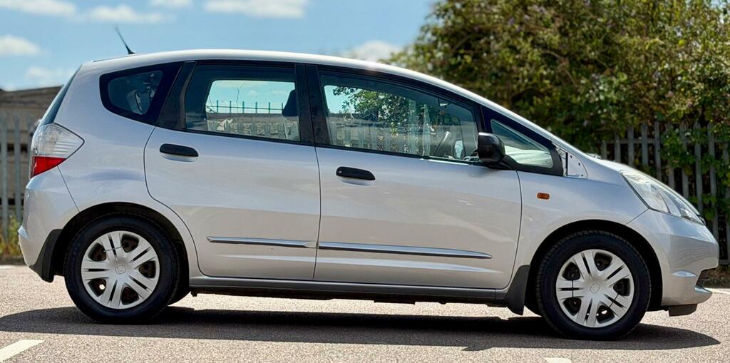 Honda Jazz 1.3L I-vtec Es Red #22