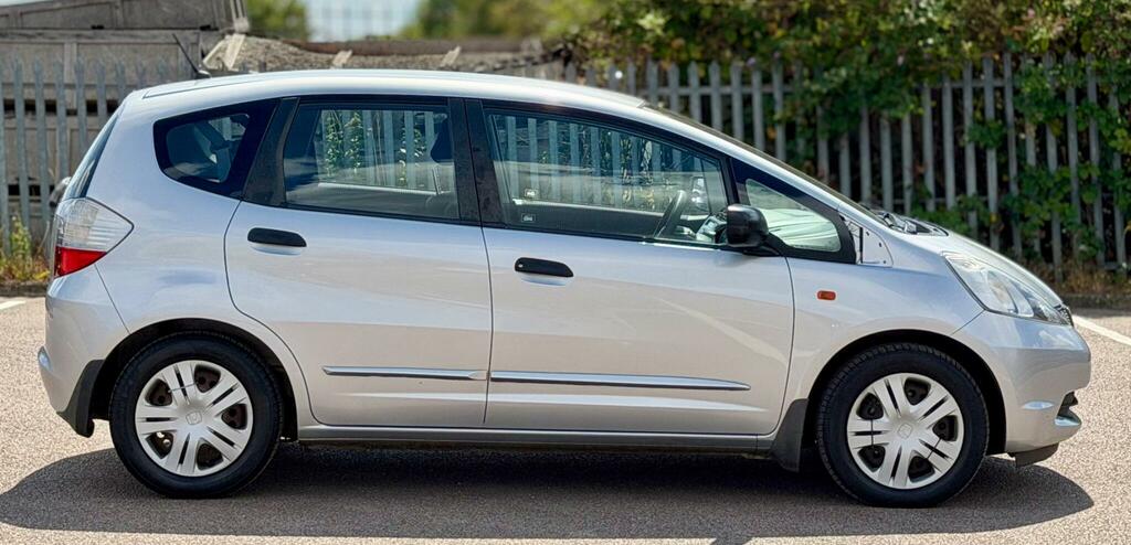 Honda Jazz 1.3L I-vtec Es Red #20
