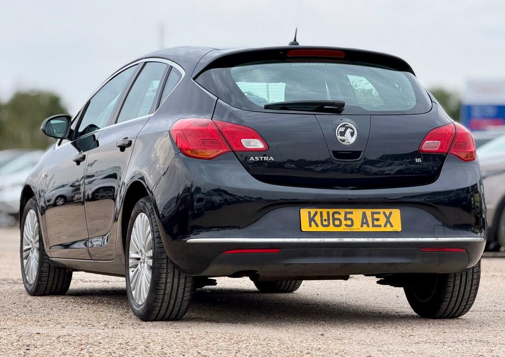 Vauxhall Astra Excite Black #4