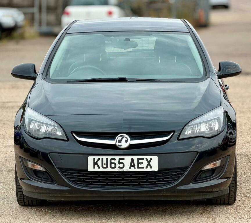 Vauxhall Astra Excite Black #2