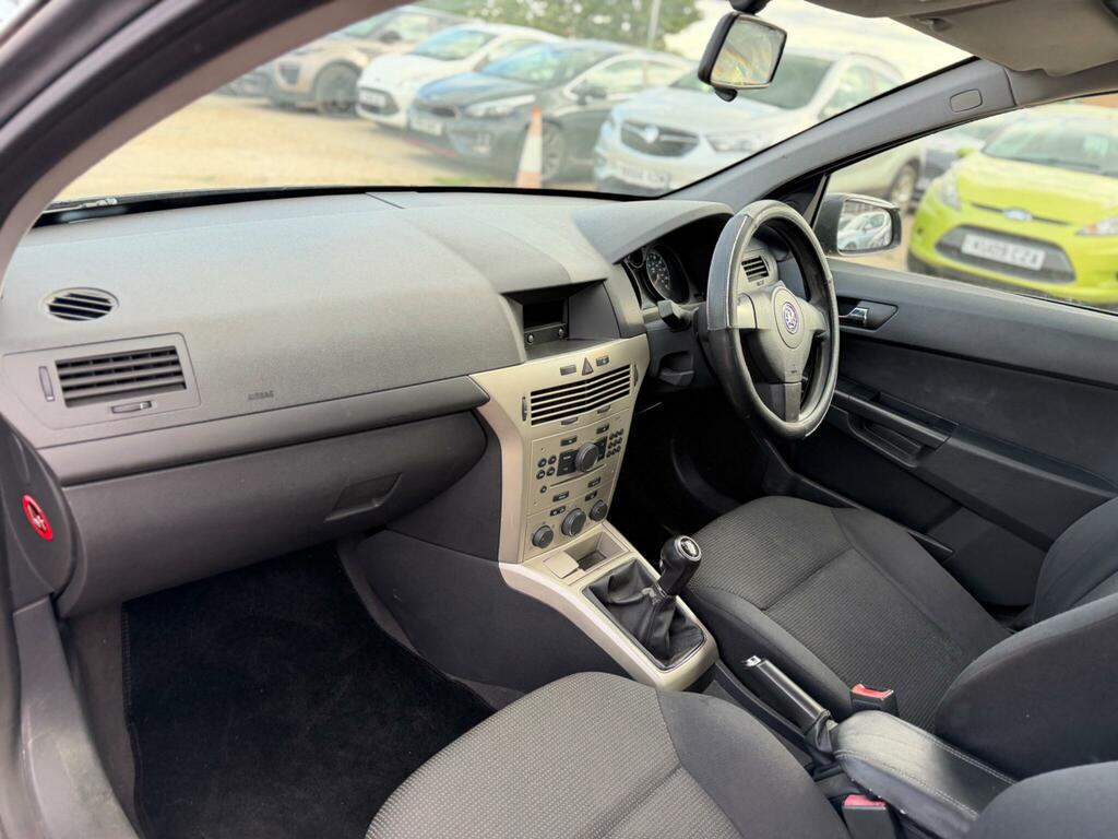 Vauxhall Astra 1.7 Cdti 16V Club Hatchback 135 Red #24