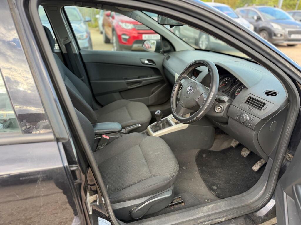 Vauxhall Astra 1.7 Cdti 16V Club Hatchback 135 Red #23