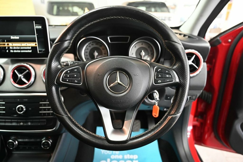Mercedes-Benz GLA Class 2.1 Gla220d Amg Line Premium 7G-dct 4Matic Euro White #12