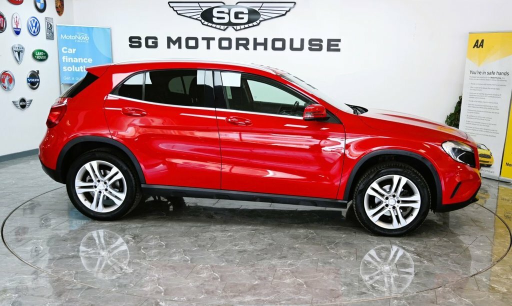 Mercedes-Benz GLA Class 2L Sport Red #6
