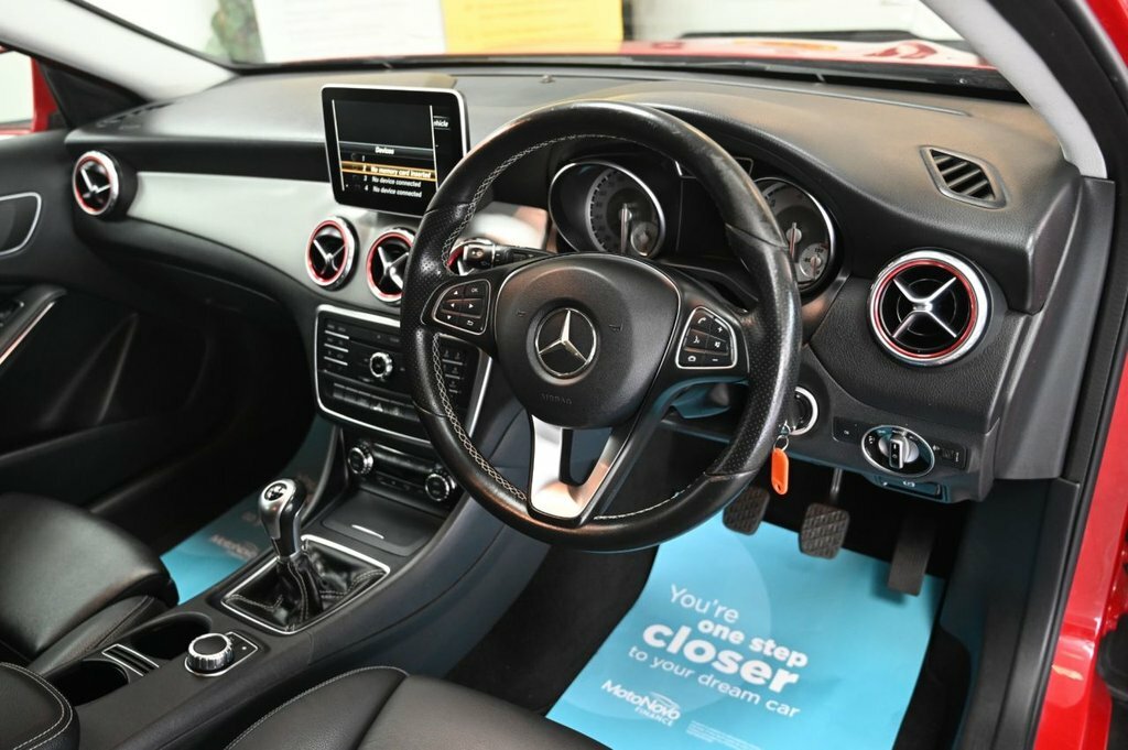 Mercedes-Benz GLA Class 2.1 Gla220d Amg Line Premium 7G-dct 4Matic Euro White #21
