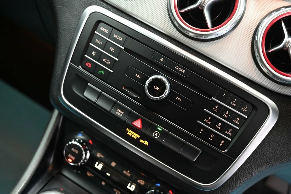 Mercedes-Benz GLA Class 2.1 Gla220d Amg Line Premium 7G-dct 4Matic Euro White #18